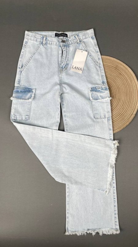 Wide jeans with pocket